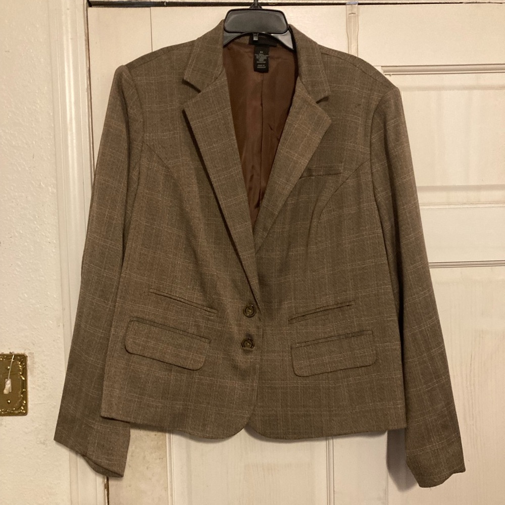 Glen Plaid slightly fitted jacket NWOT